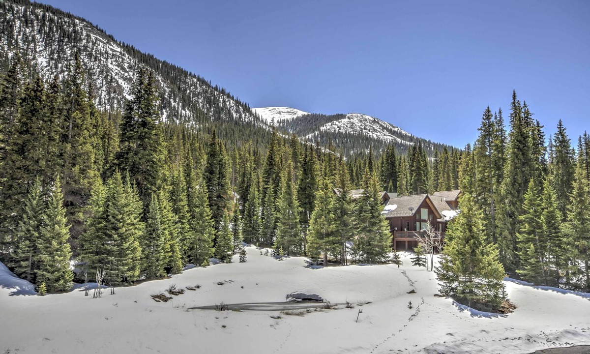 Blue River Condo | Blue River Condo w/Views - 5 Mi to Breckenridge!