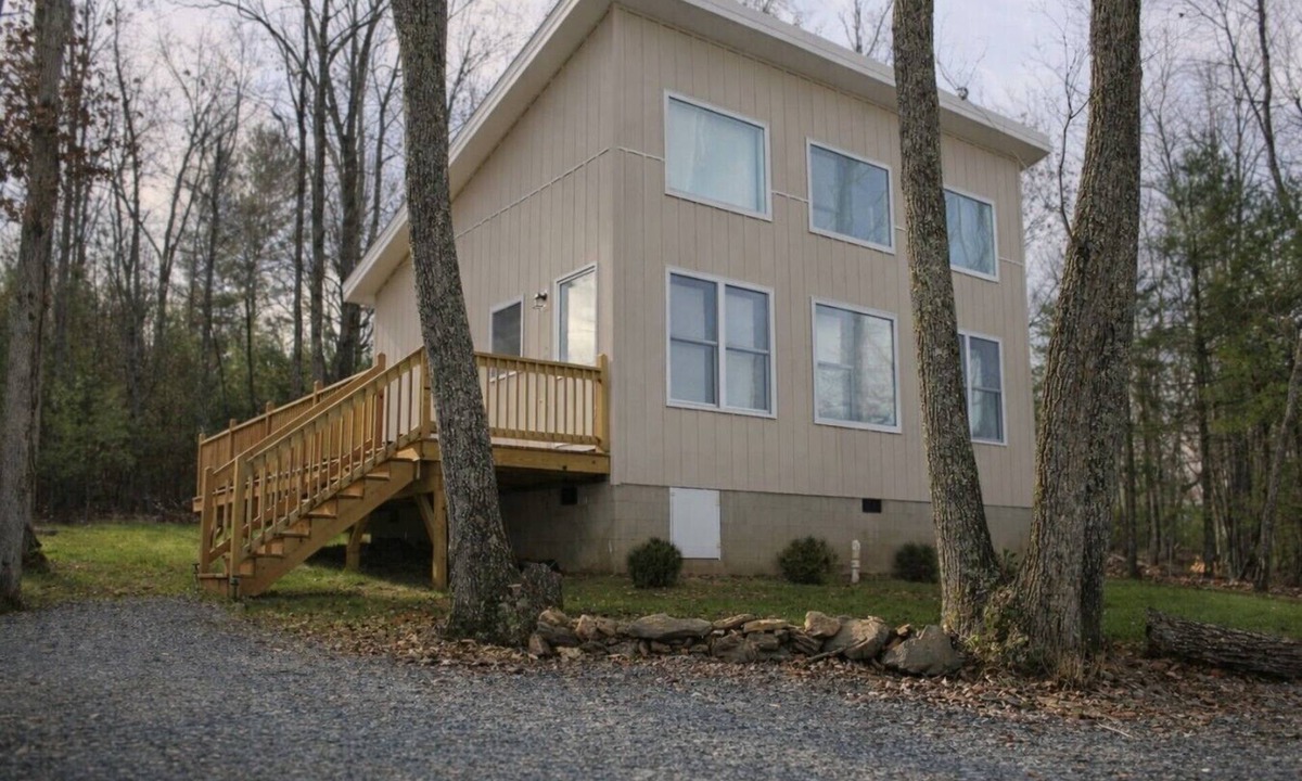 Floyd House | Blue Rock Escape by Buffalo Mtn Getaway