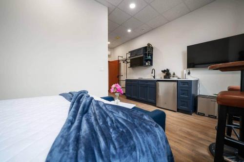 New Glasgow Apartment | Blue Room @ The MillRows Suites