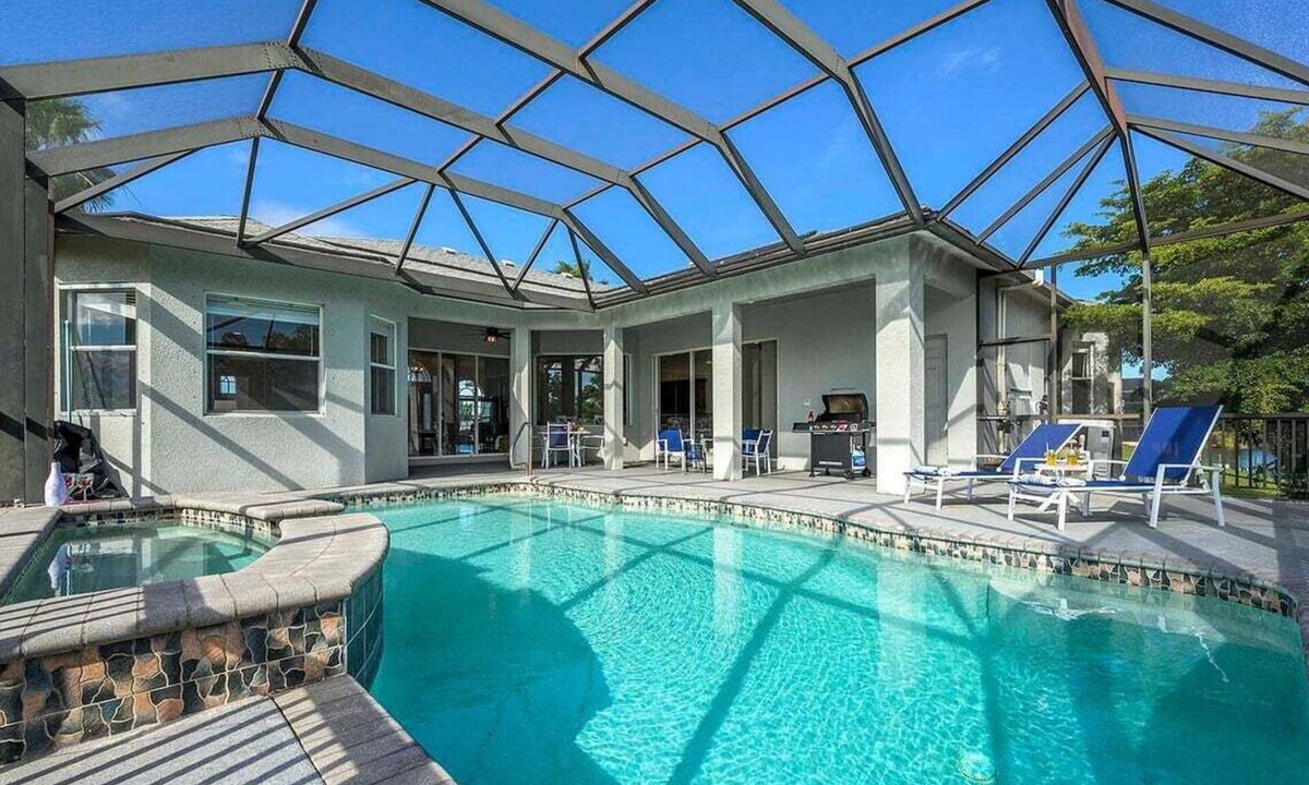 Mariner House | Blue Seas- Luxurious Home-Perfect for two Families