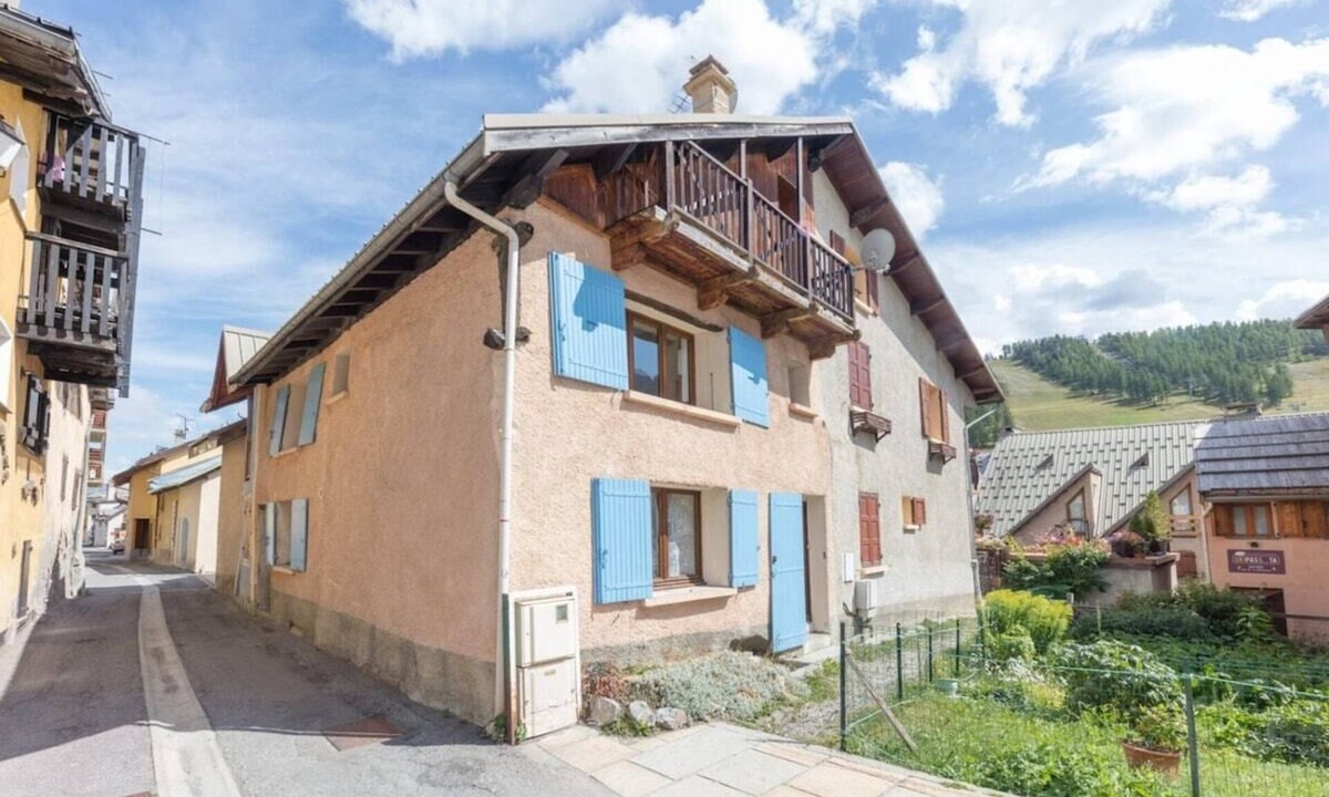 Montgenevre House | Blue Shutter, a superbly located townhouse