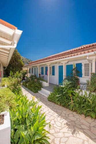 Kalamitsi Apartment | Blue White House