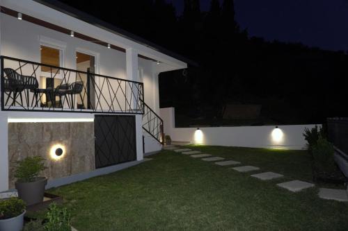 Lepetane Apartment | Blue Yard