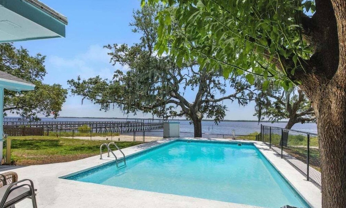 Panacea House | Blue Zone – Your no-stress zone for sun-soaked fun