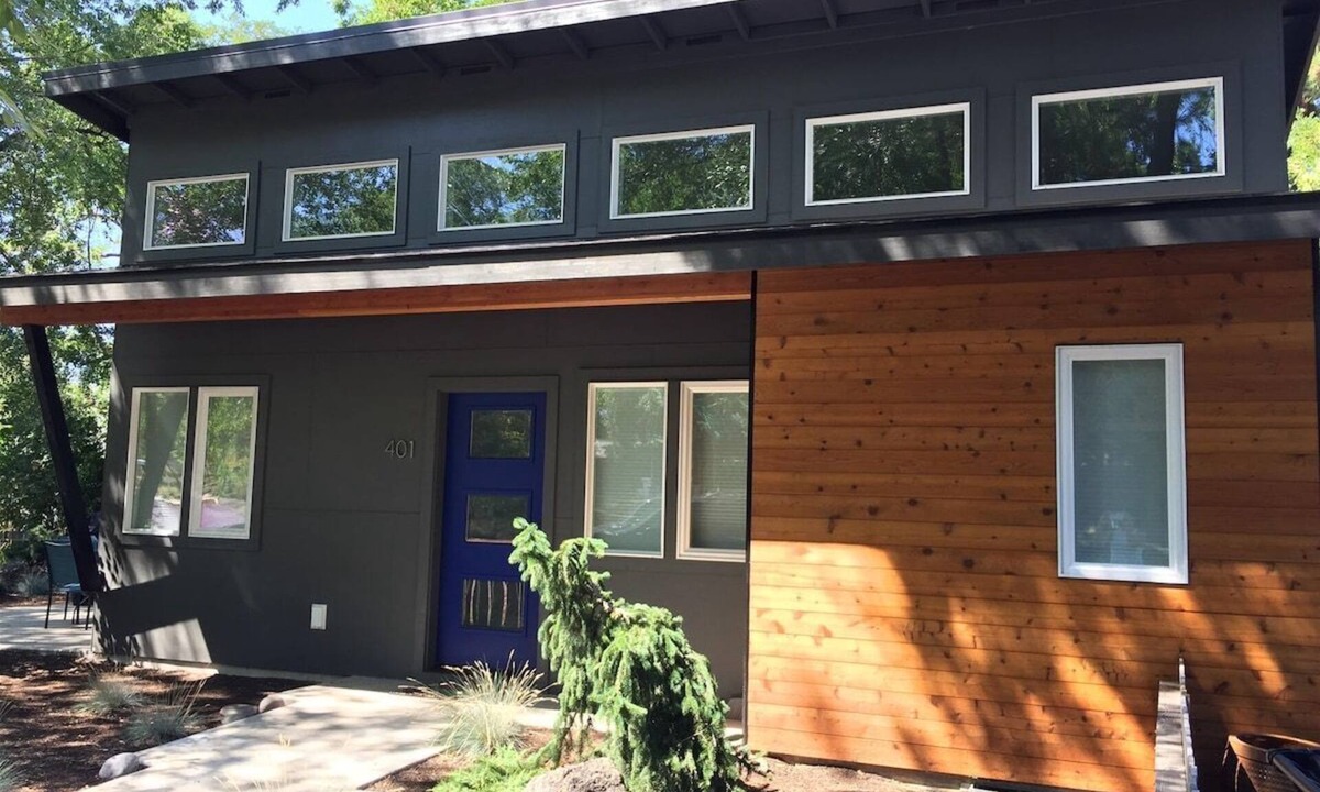 Old Bend House | Bluebird Day - Crater Retreat: Cozy 3BR home, perfect for relaxing getaways.