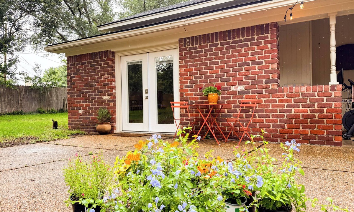 McGregor Cottage | Bluebonnet Cottage Waco Near Baylor + Magnolia