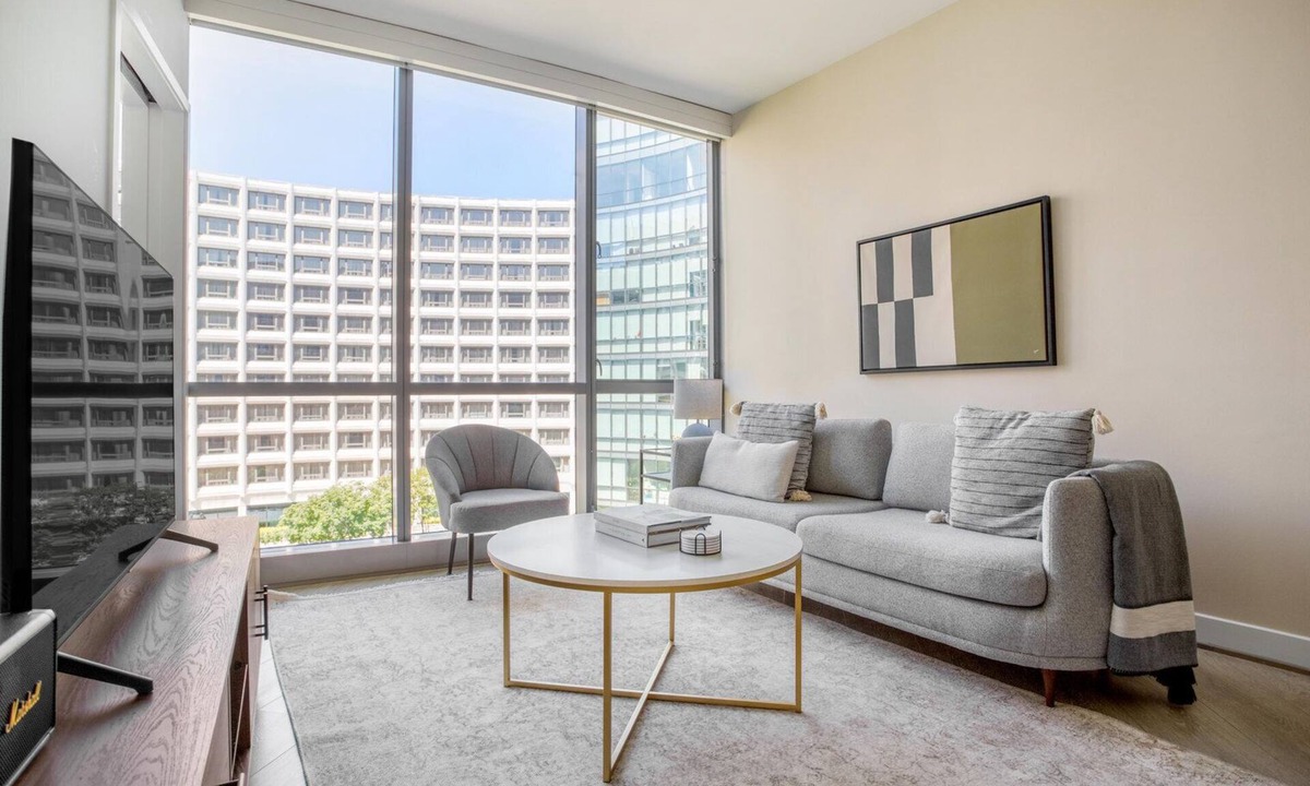 Dupont Circle Apartment | Blueground | Adams Morgan, rooftop, nr Dupont Circle