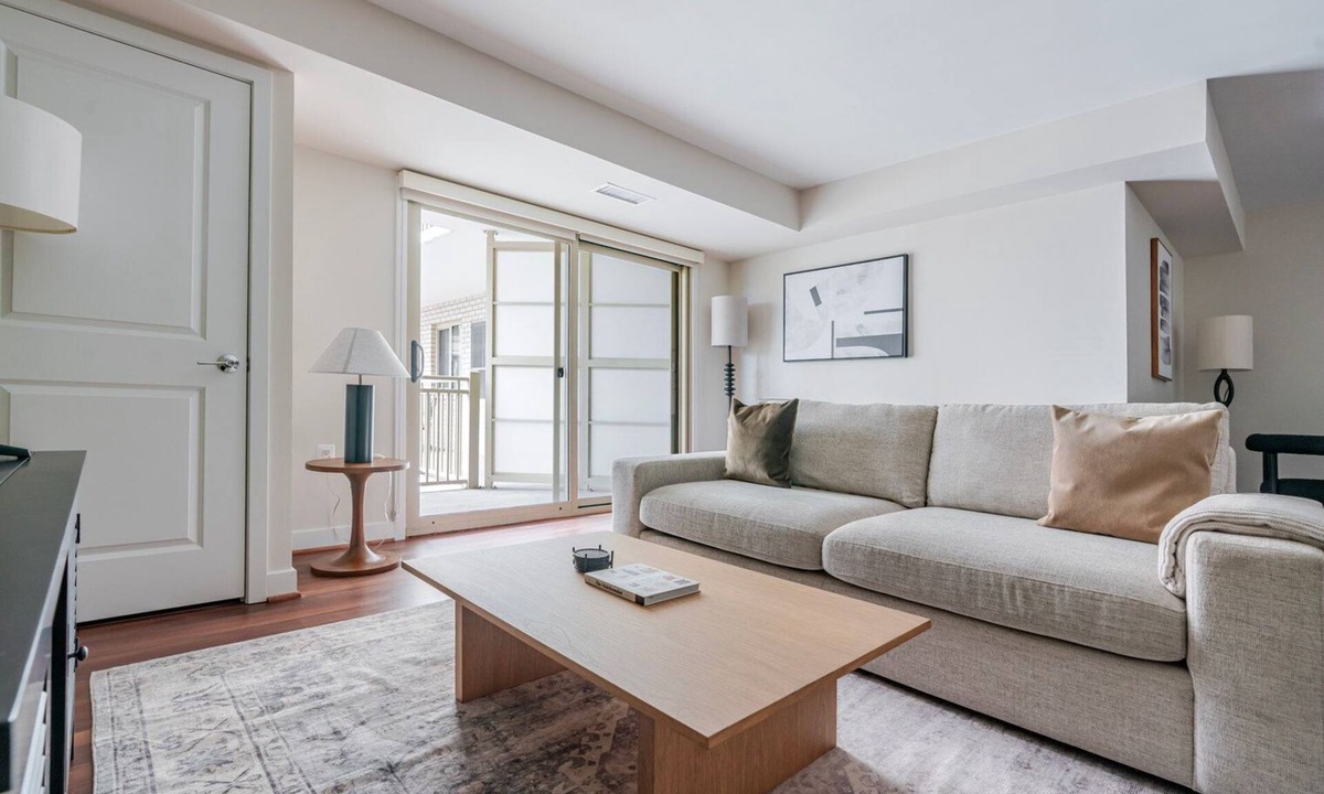 Ballston Apartment | Blueground | Ballston, pool, nr Arlington Park