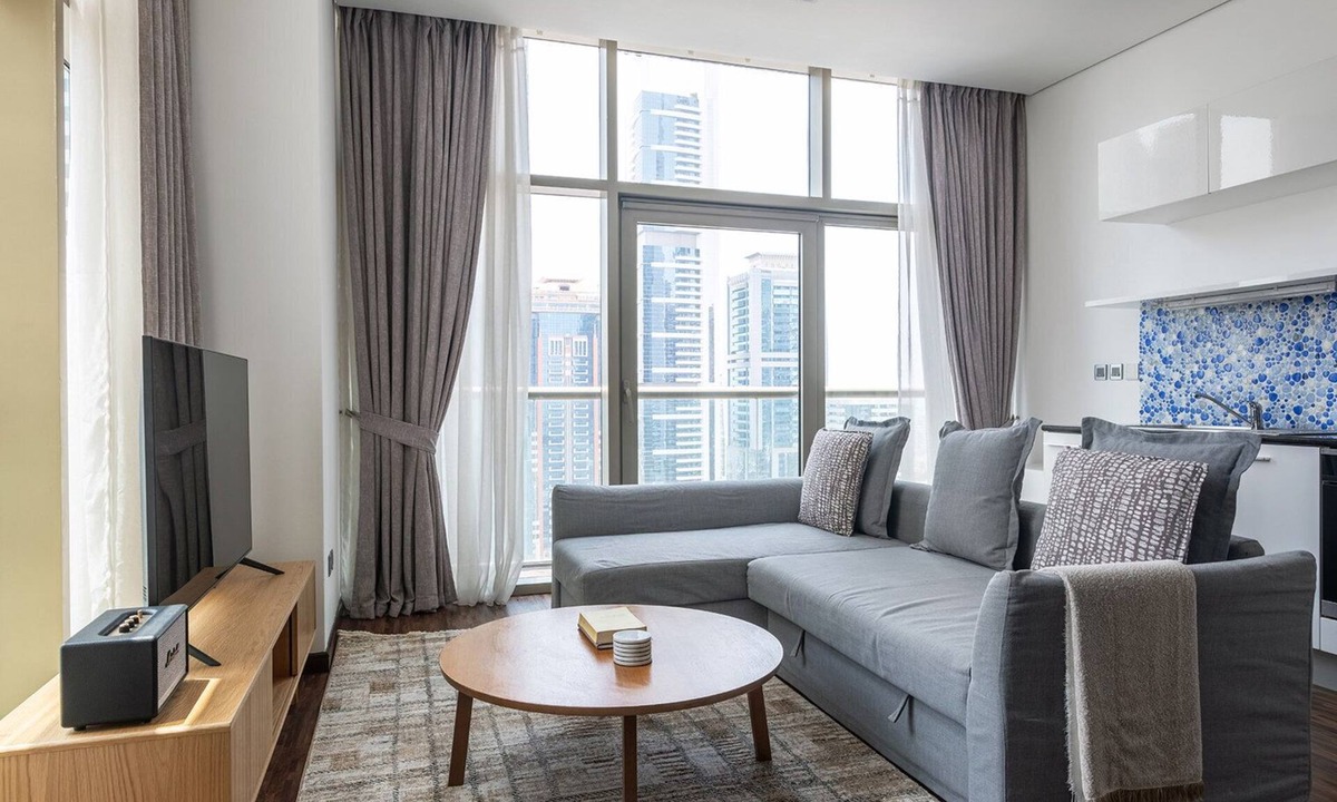 DIFC Apartment | Blueground | DIFC, pool, nr Dubai Aquarium