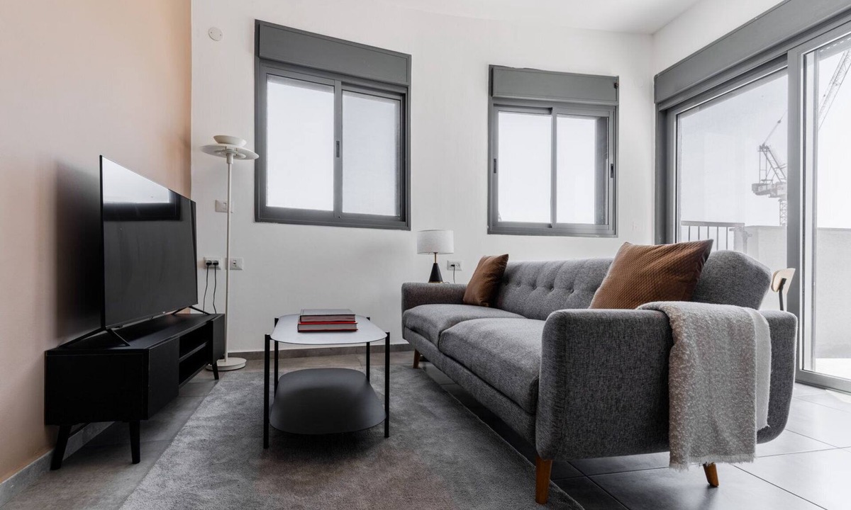 Florentin Apartment | Blueground | Florentine, City view, Two balconies (TLV-2)