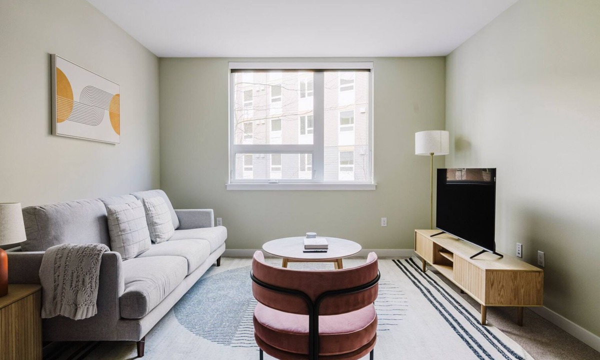 Newcastle Apartment | Blueground | Newcastle, elevator, near Golf Club