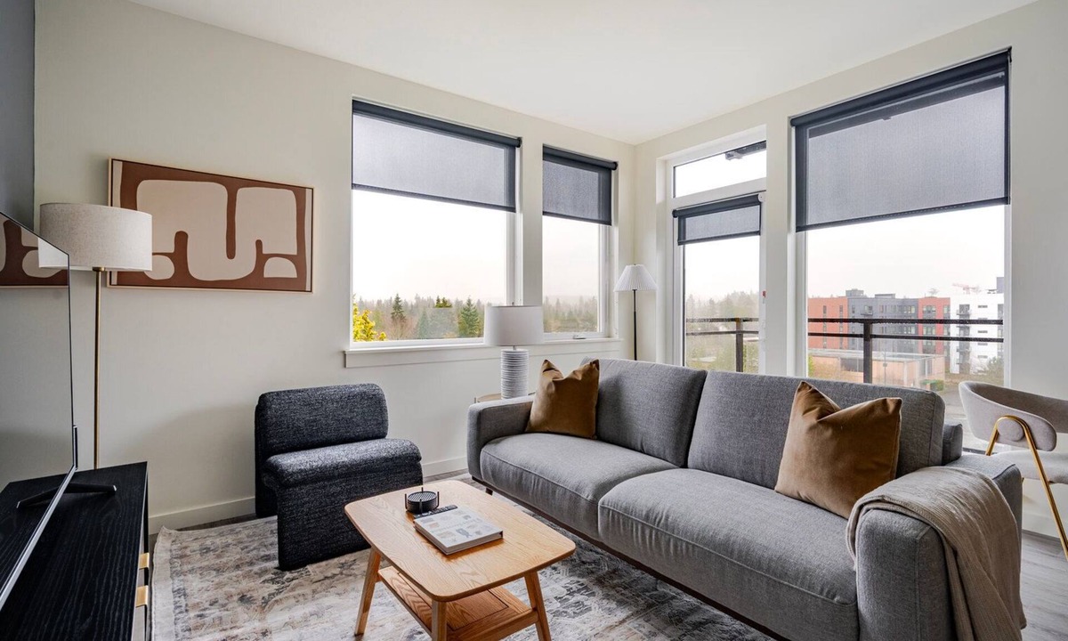 Northwest Bellevue Apartment | Blueground | Northwest Bellevue, views, nr Bellevue Park