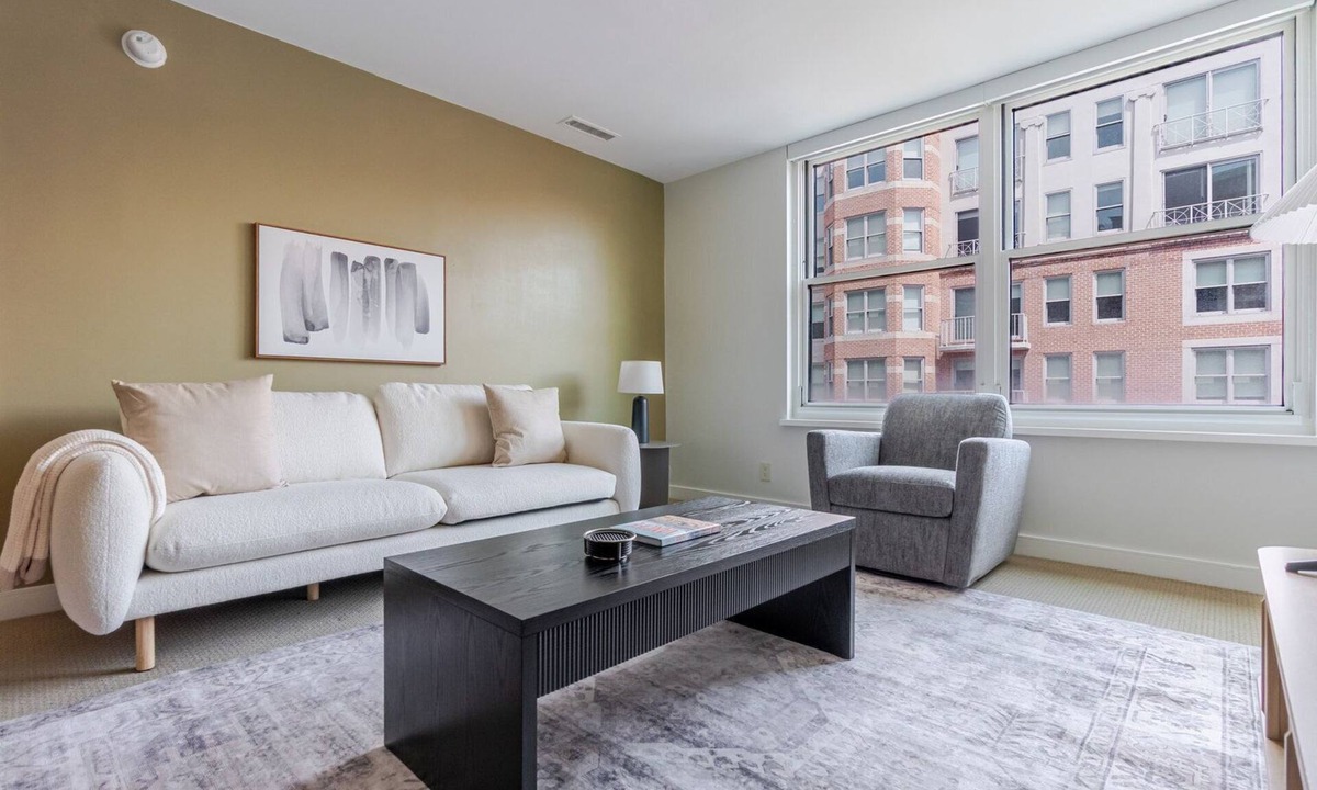 Penn Quarter Apartment | Blueground | Penn Quarter, pool, nr National Mall