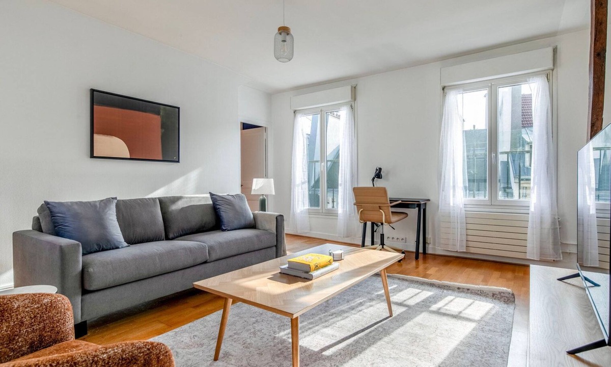 Sorbonne Apartment | Blueground | Quartier Latin, near gardens
