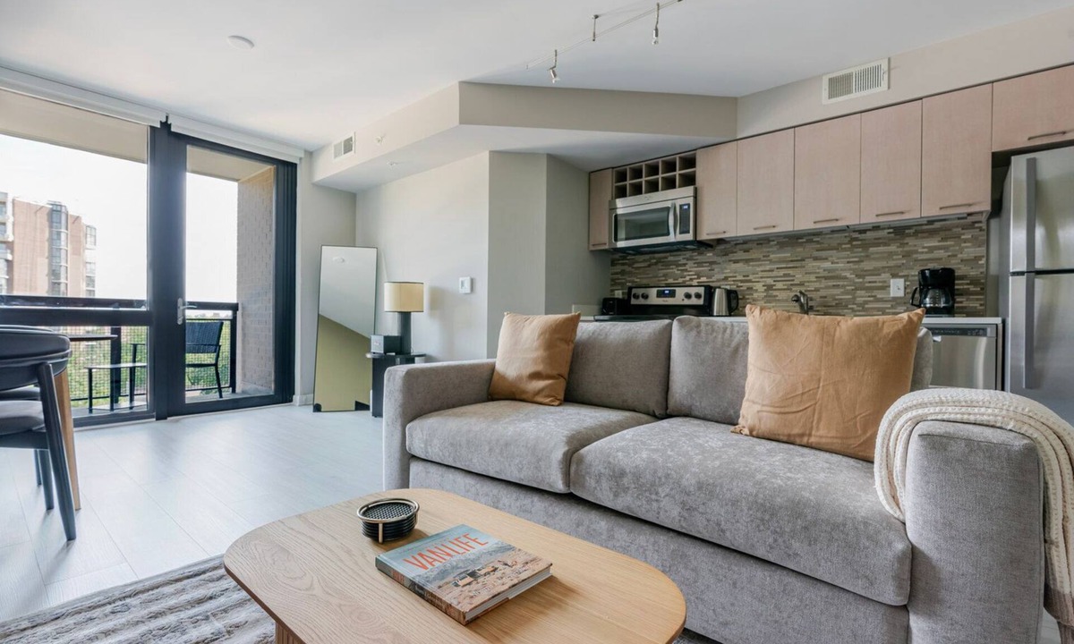 Rosslyn Apartment | Blueground | Radnor - Fort Myer Heights, view, nr Arlington National Cemetery