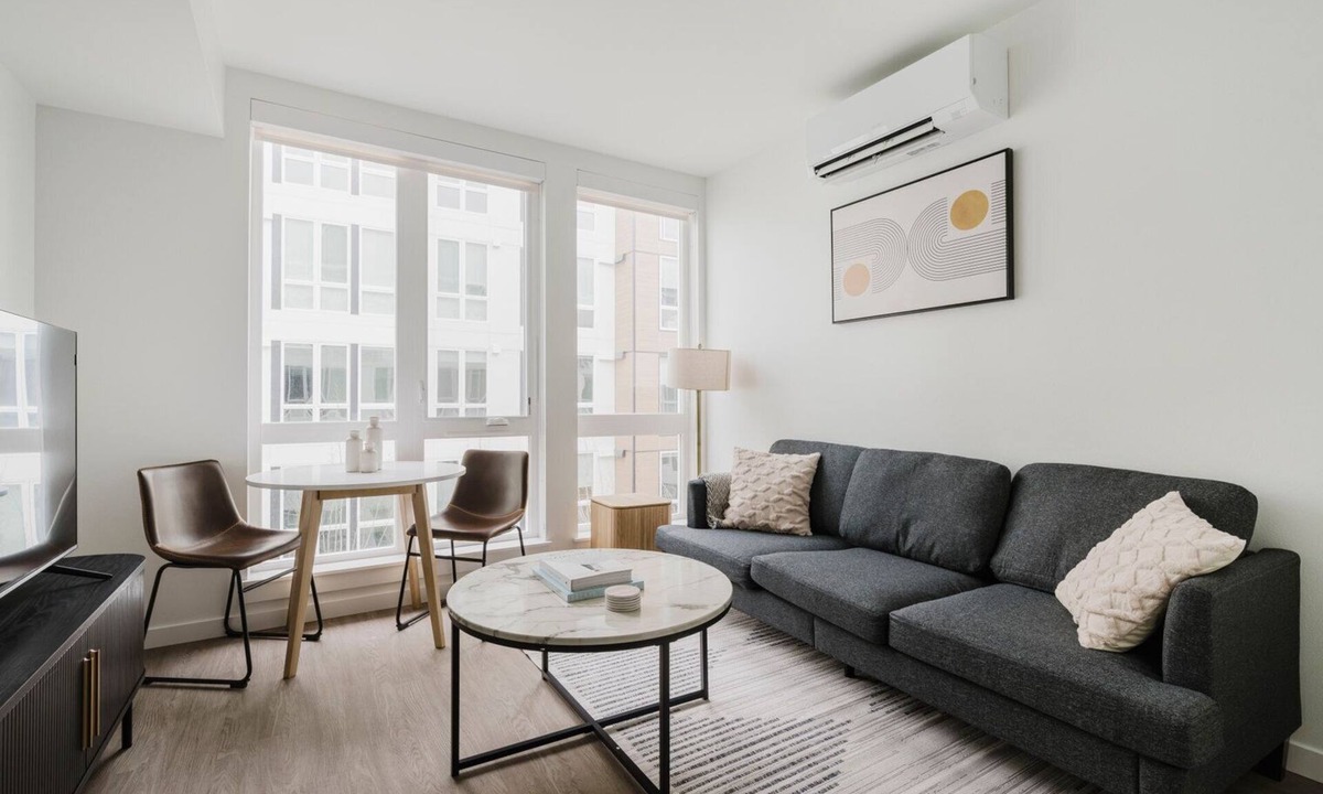 Redmond Apartment | Blueground | Redmond, pool & AC, nr park