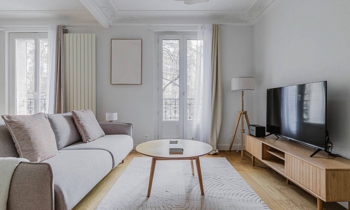 Quartier Saint-Ambroise Apartment | Blueground | Saint-Ambroise, doorman, nr canal