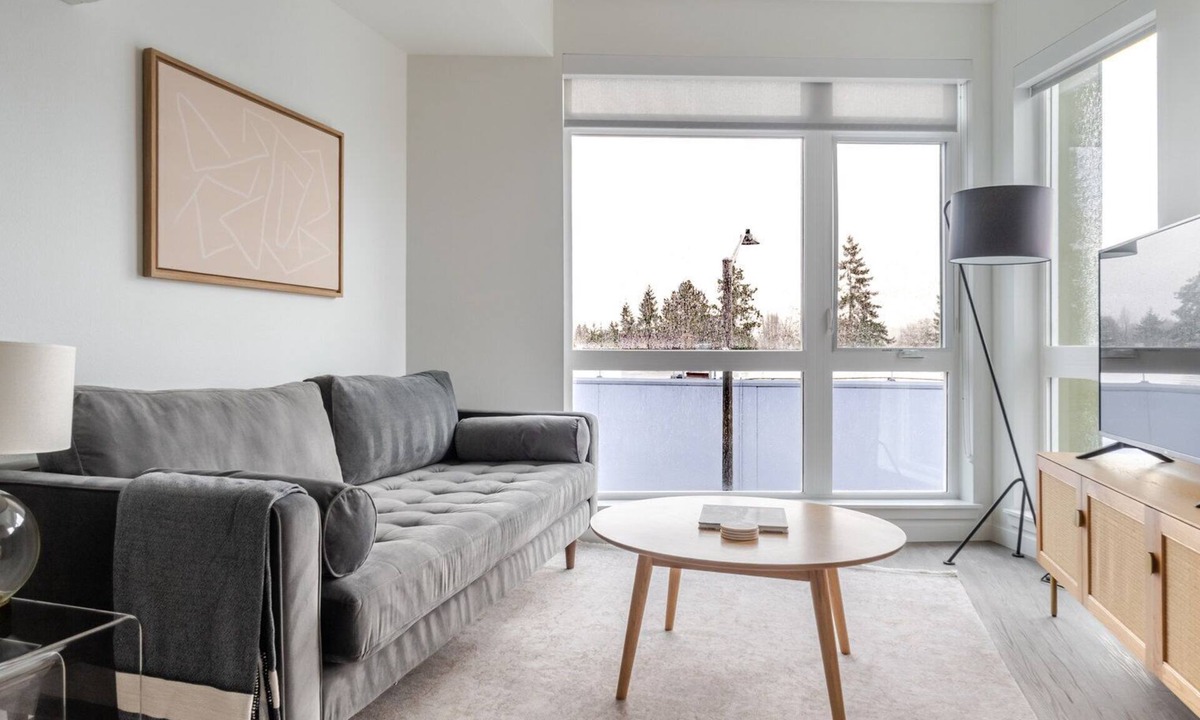 Redmond Apartment | Blueground | Southeast Redmond, pool, nr Marymoor Park