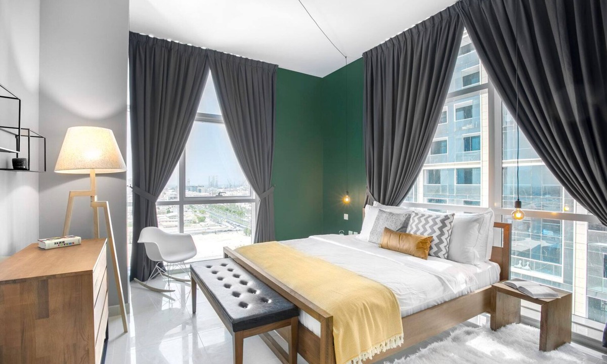 Trade Center Apartment | Blueground | Trade Centre 1, pool, nr Dubai Mall