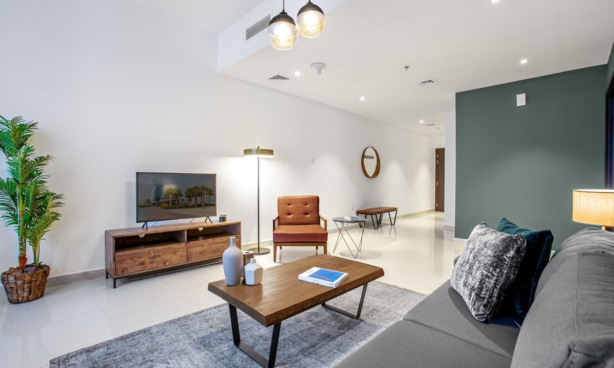Trade Center Apartment | Blueground | Trade Centre 1, pool, nr Dubai Mall