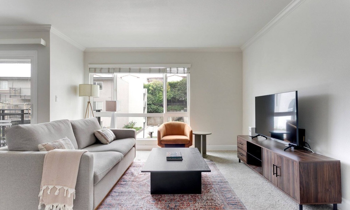 Rancho Palos Verdes Apartment | Blueground | Rancho Palos Verdes, pool, nr Point Vicente Lighthouse