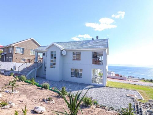 De Kelders Villa | Bluemist Accommodation