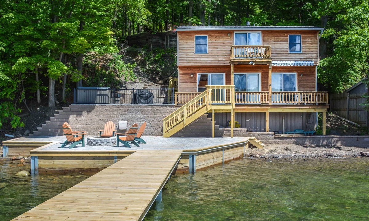 Town of Jerusalem Cottage | Bluestone Cottage: Sit back, Relax, and Enjoy Breathtaking Sunsets!