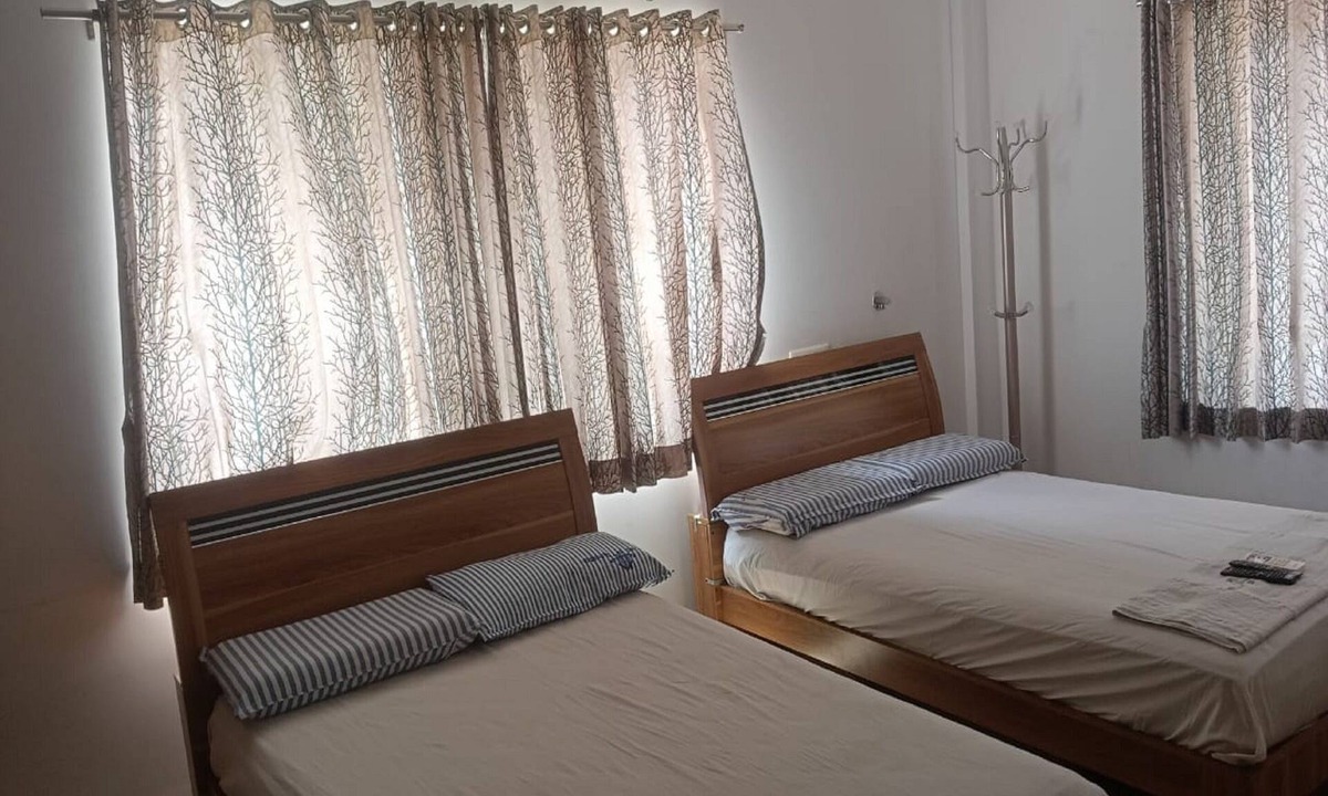 Saravanampatty Hotel | Bluestones Residency