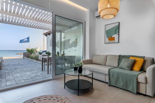 Gra Lygia Apartment | Bluetique Seaside Suites