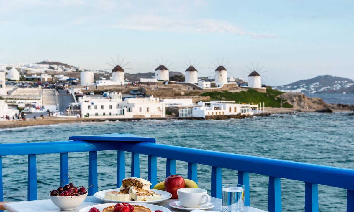 Little Venice Hotel | Bluetopia Suites