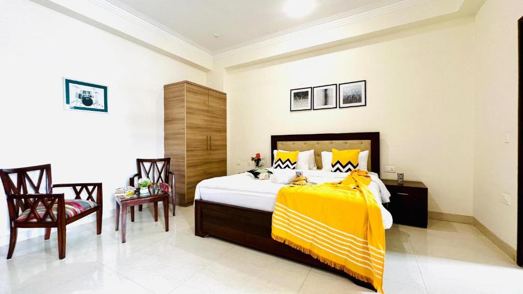 Gurugram Apartment | BluO Studio4 Golf Course Road - Gym, Balcony, Lift