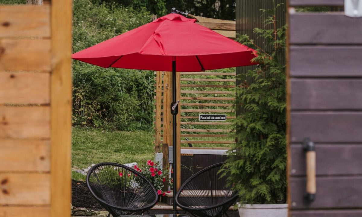 Chatham House | BLUSH: Boutique TINY home*private spa*walk to town