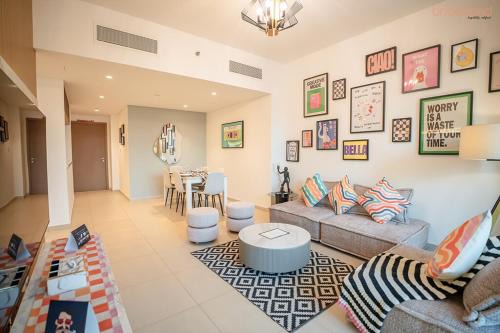 Za'abeel 2 Apartment | Bnbeyond's Artistic Luxe Retreat with Burj Views