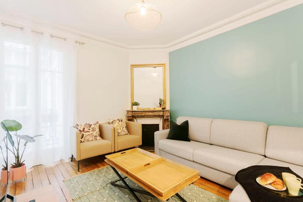 Quartier du Mail Apartment | BnBNova - 1BR - Central Paris & Palais Royal