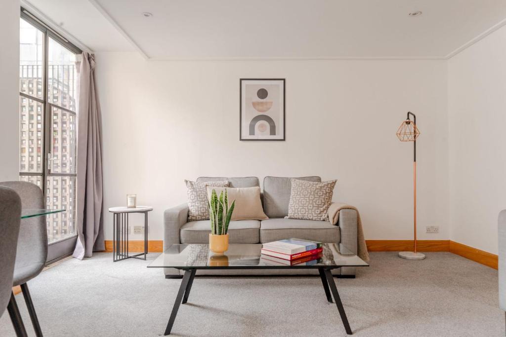 The City of London Apartment | BnBNova - 2BR Near Covent Garden - Holborn
