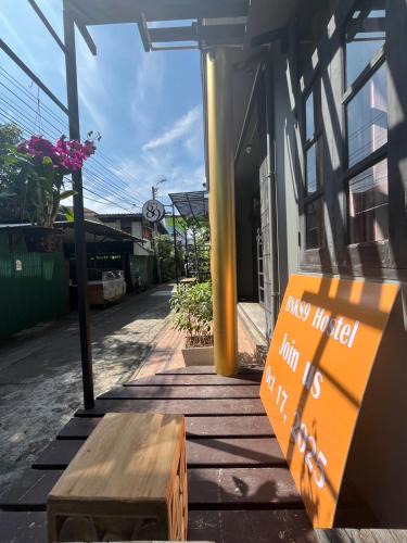 Wat Bowon Niwet Hostel | BNK89 Hostel
