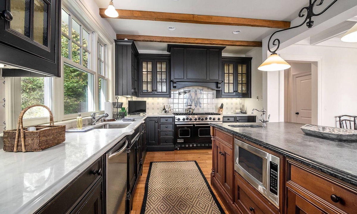 Harbor Springs House | Boardwalk Beach House