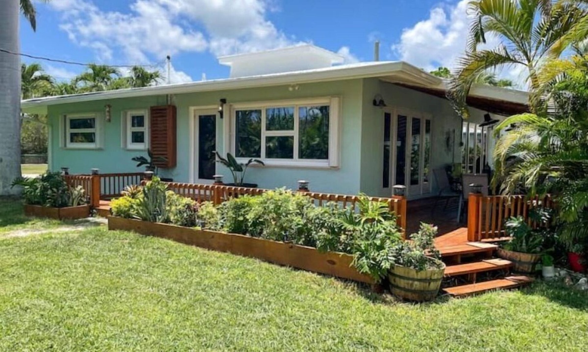 Big Pine Key House | Boater’s Paradise: 3BR Canal Front Home + Fish Cleaning Station