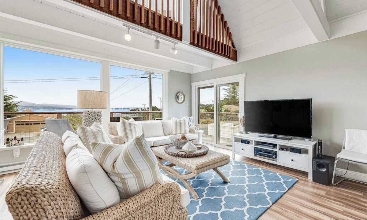 Bodega Bay House | Bodega Bay Harbor Views from Three Levels