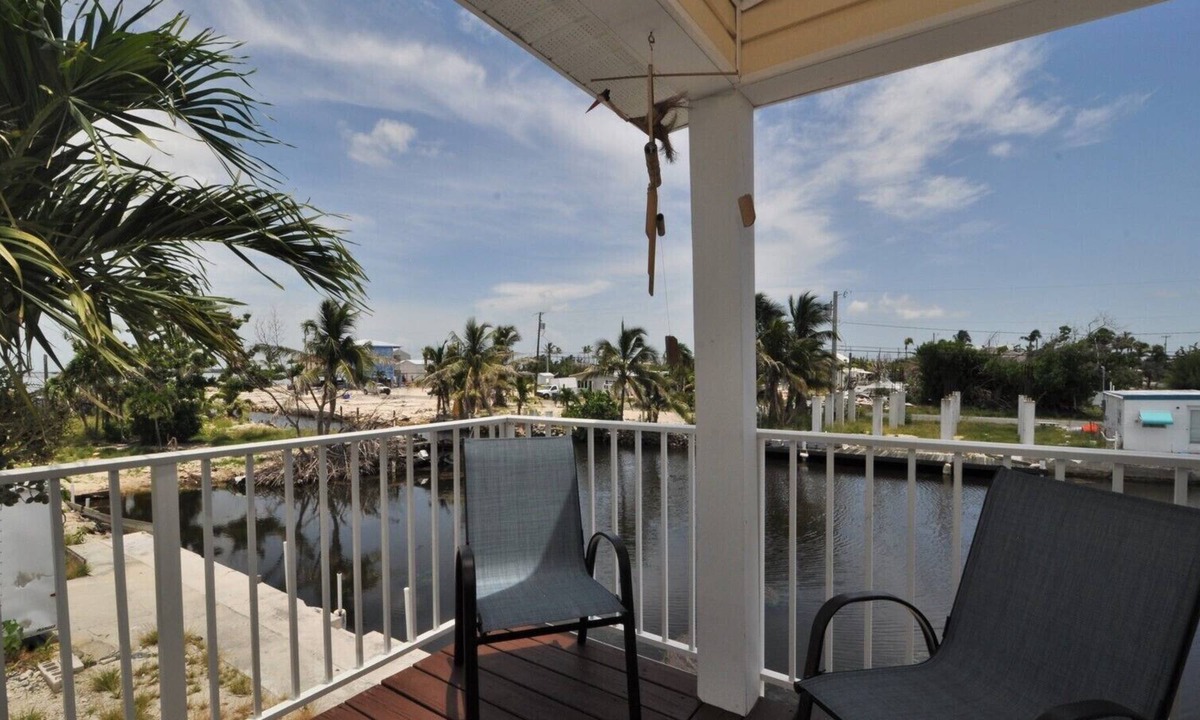 Sands House | Bogie Cottage: Easy ocean access
