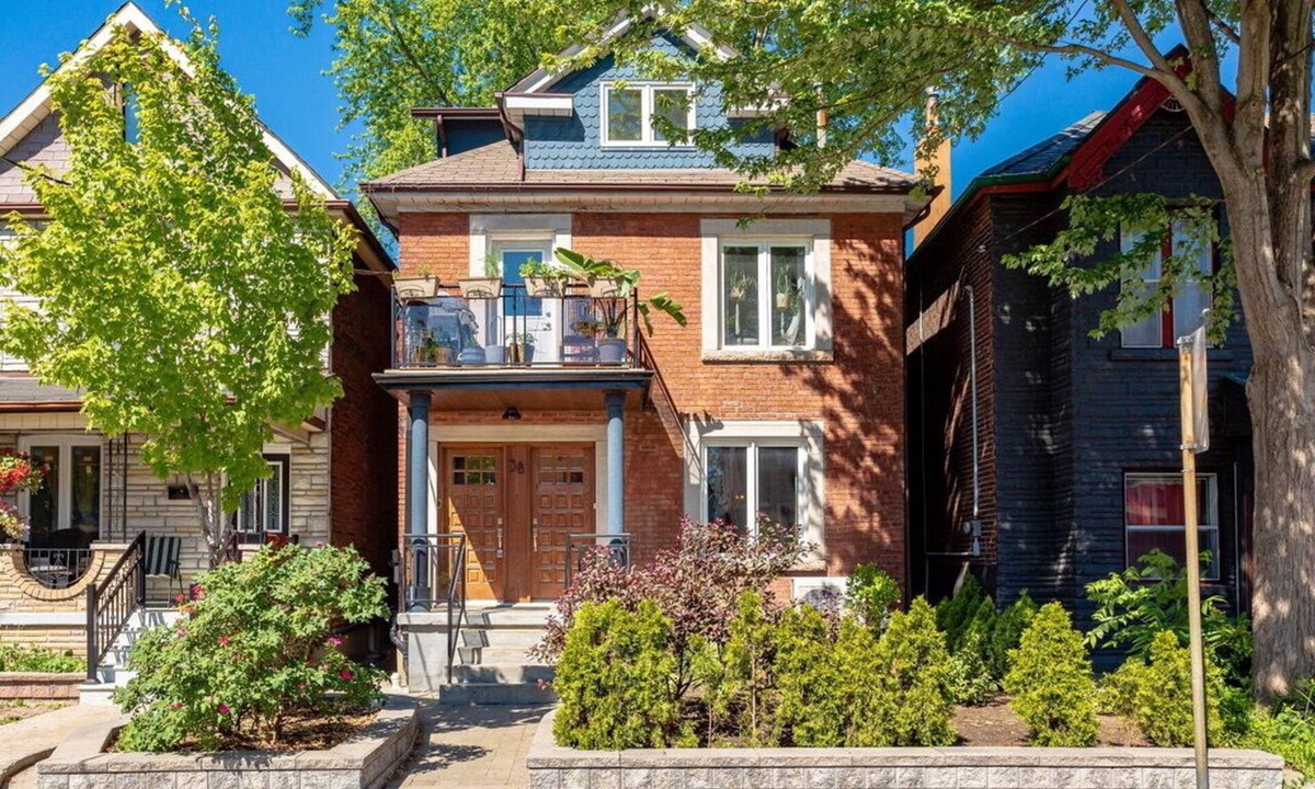 Junction Triangle House | Boho 2 bed, 2.5 bath biohackers oasis - live, work and play!