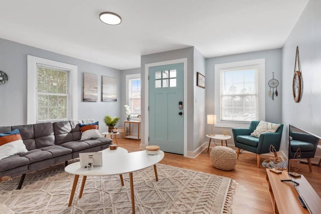Apex House | BOHO BUNGALOW - STEPS FROM HISTORIC DOWNTOWN APEX