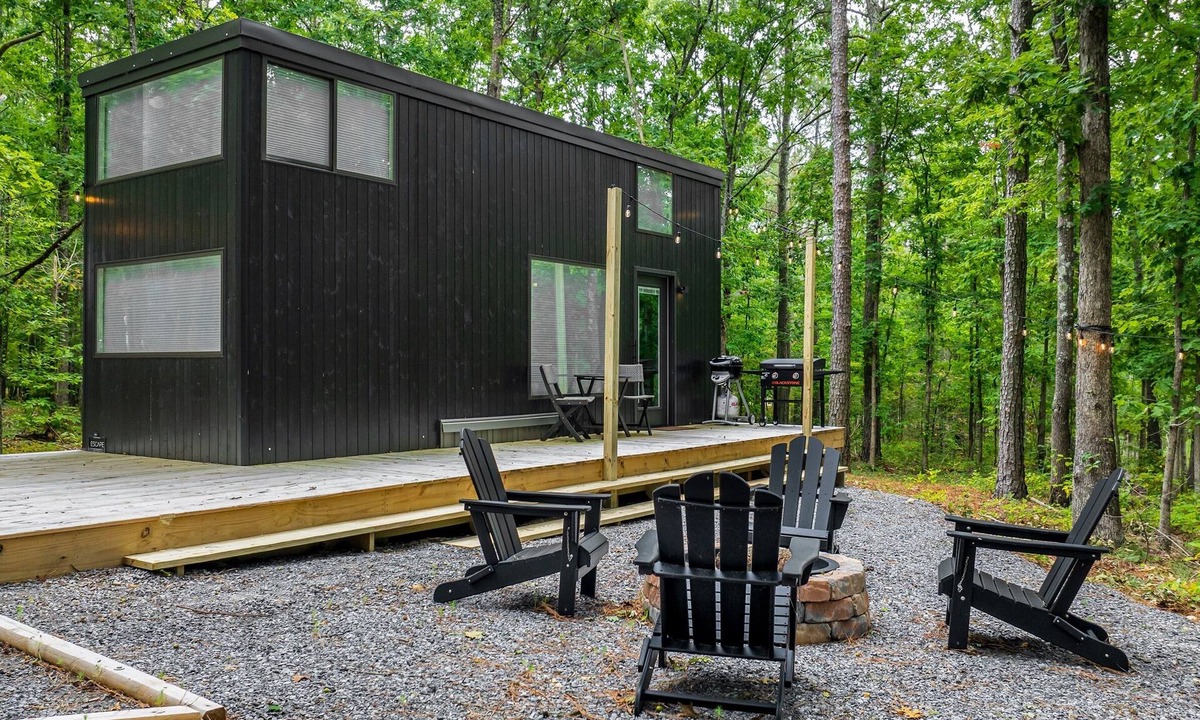Mentone House | Boho Bungalow-unique & cozy tiny home