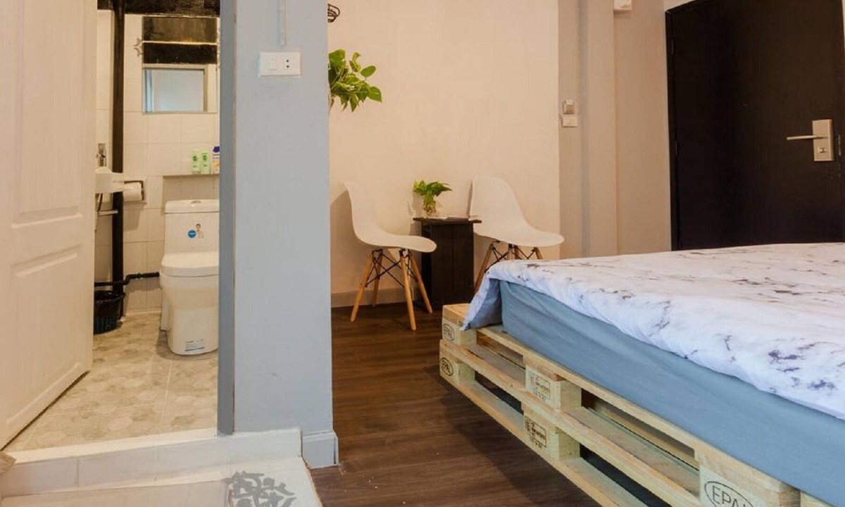 Wang Burapha Phirom Hotel | Boho Double Room with private bathroom
