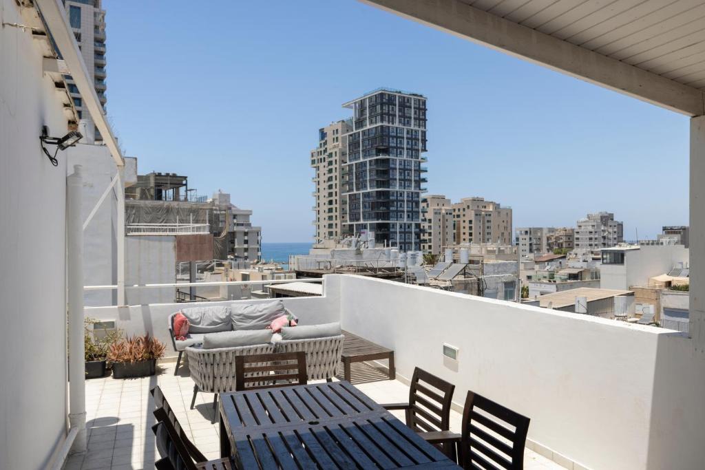 Kerem HaTeimanim Apartment | Boho Vibe - Penthouse