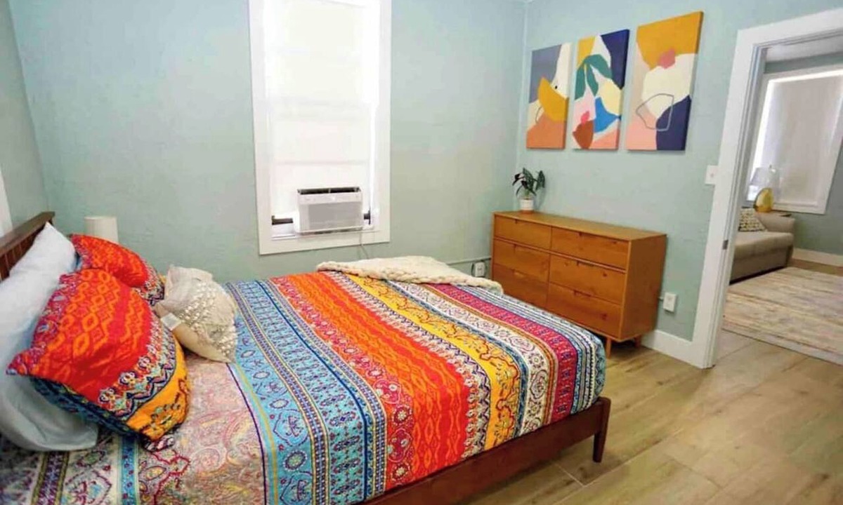 Smith's Memento Apartment | BOHO Vibes! Walk 2 Beach & Ocean Center! Pets OK