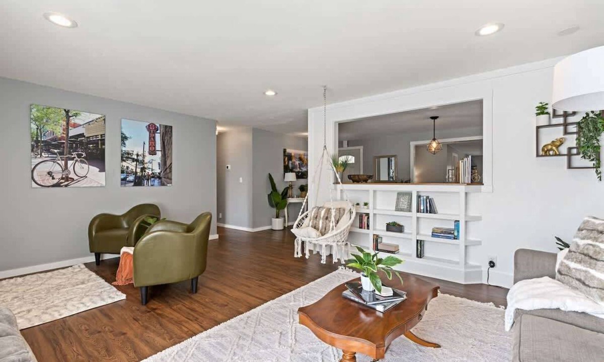 Sunset House | Boise Sunset District | BSU | 4 Bed + Guest House