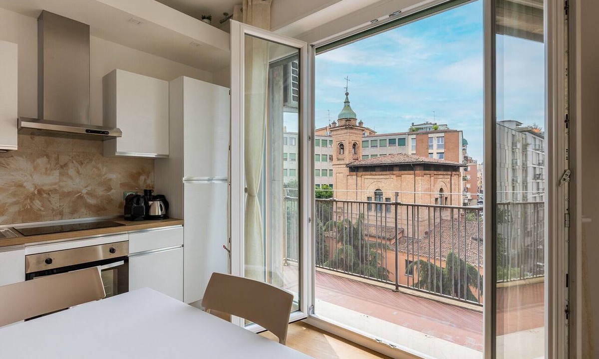 Historic Center Apartment | Bologna city center view by Wonderful Italy
