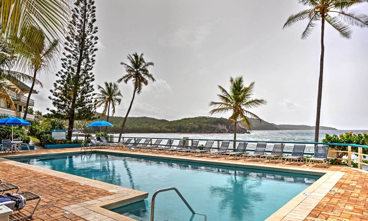 Estate Bolongo Condo | Bolongo Bay Oceanfront Condo w/ Community Pool!