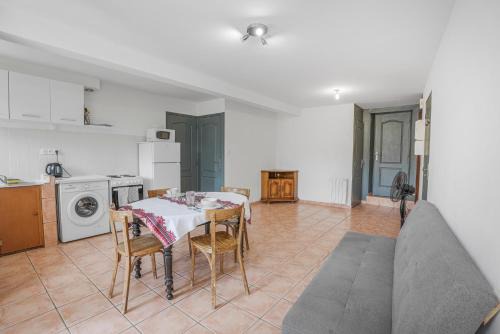 Saint-Julien-Molin-Molette Apartment | Boni
